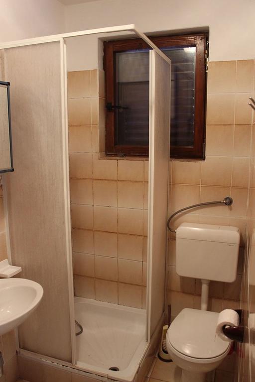 Pet Friendly Apartment In Porec With Wifi Room photo